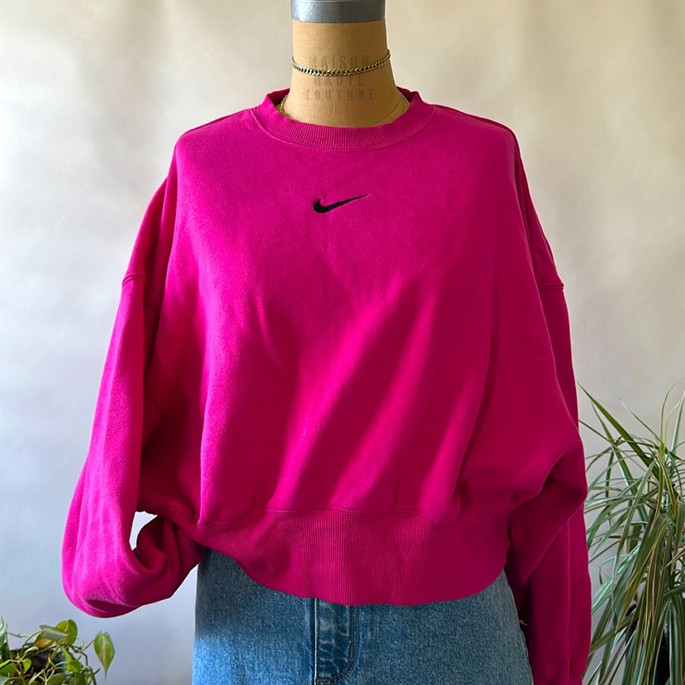Nike Swoosh Oversized Fleece Crop Bright Pink Crewneck Sweatshirt, XS
